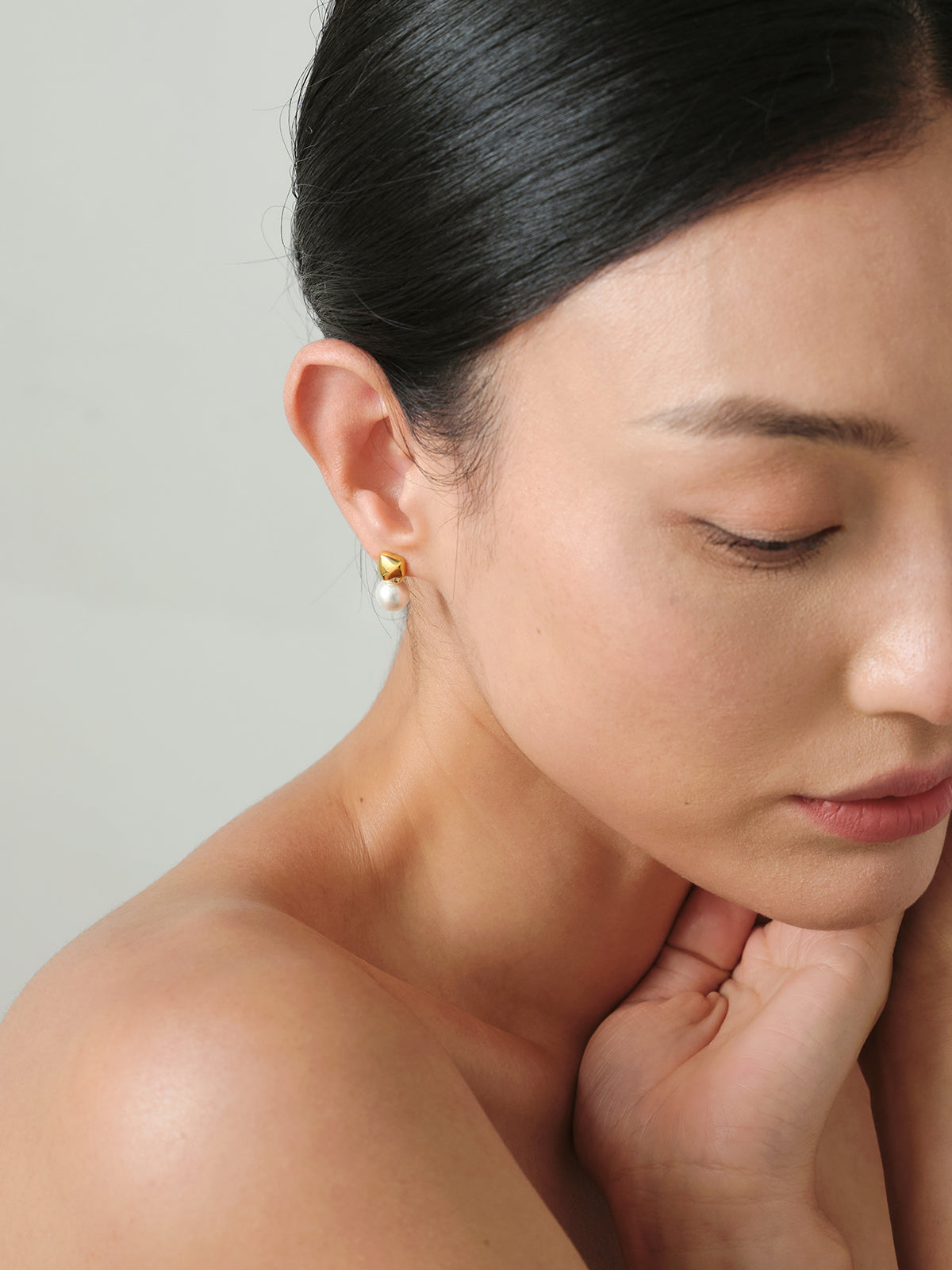 Retro Pearl Studs