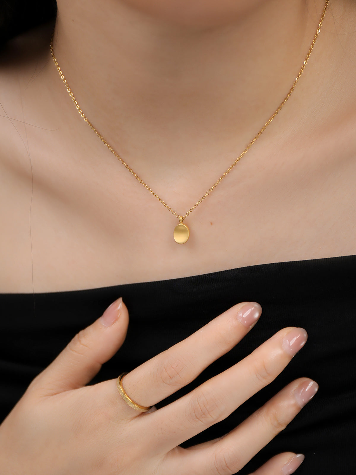 Gilded Matte Oval Necklace