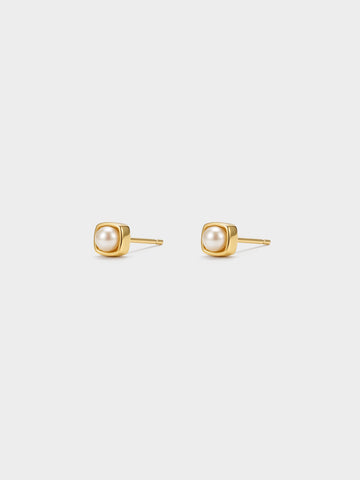 Lustrous Freshwater Pearl Studs