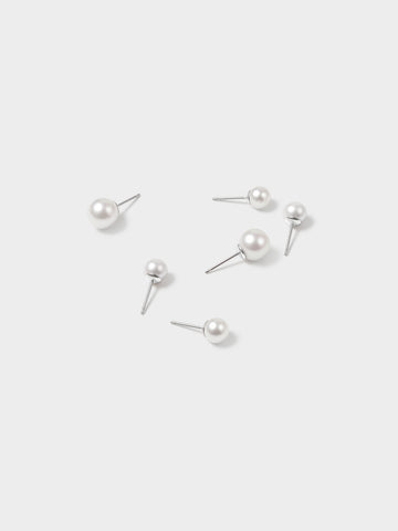 Essential Pearl Studs