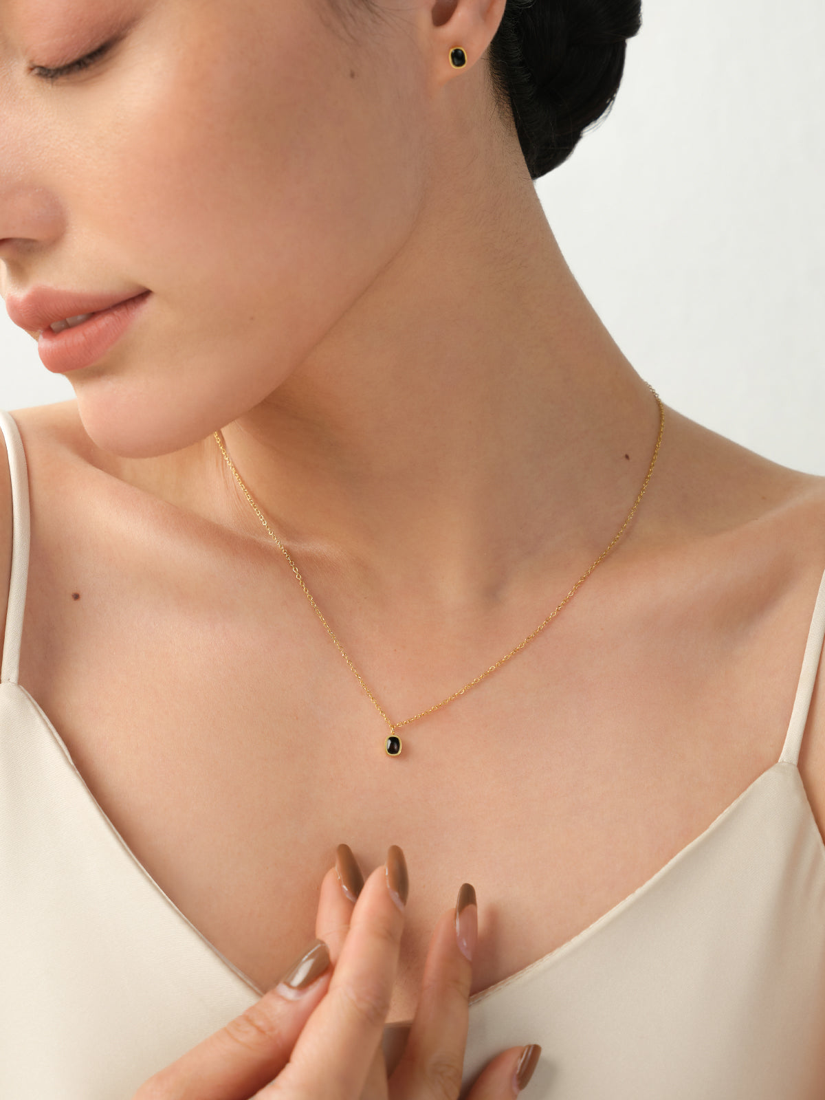 Noir Onyx Bezel Necklace
