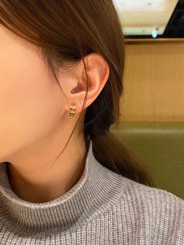 Contoured Channel Hoops