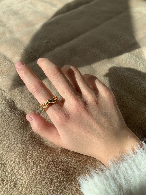 Eternal Knot Ring