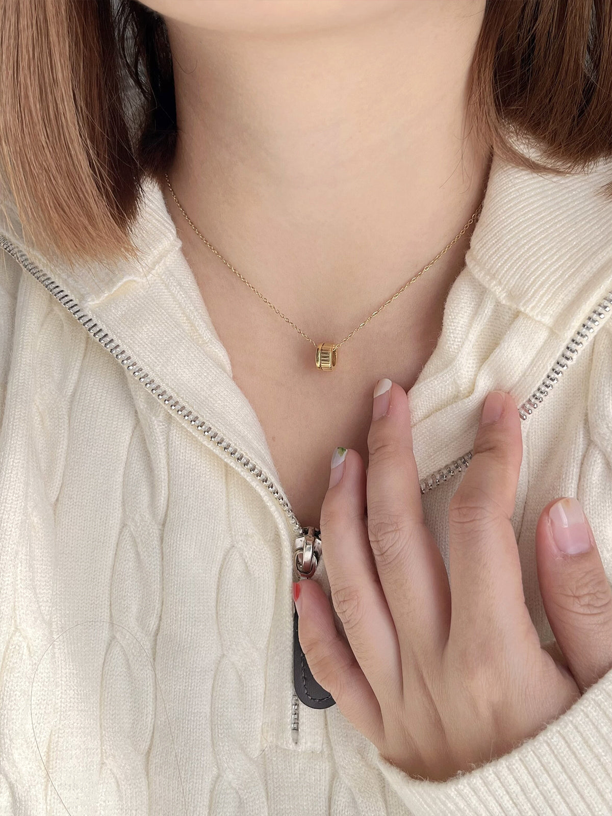 JUDY Girl-Sculpted Cylinder Pendant Necklace