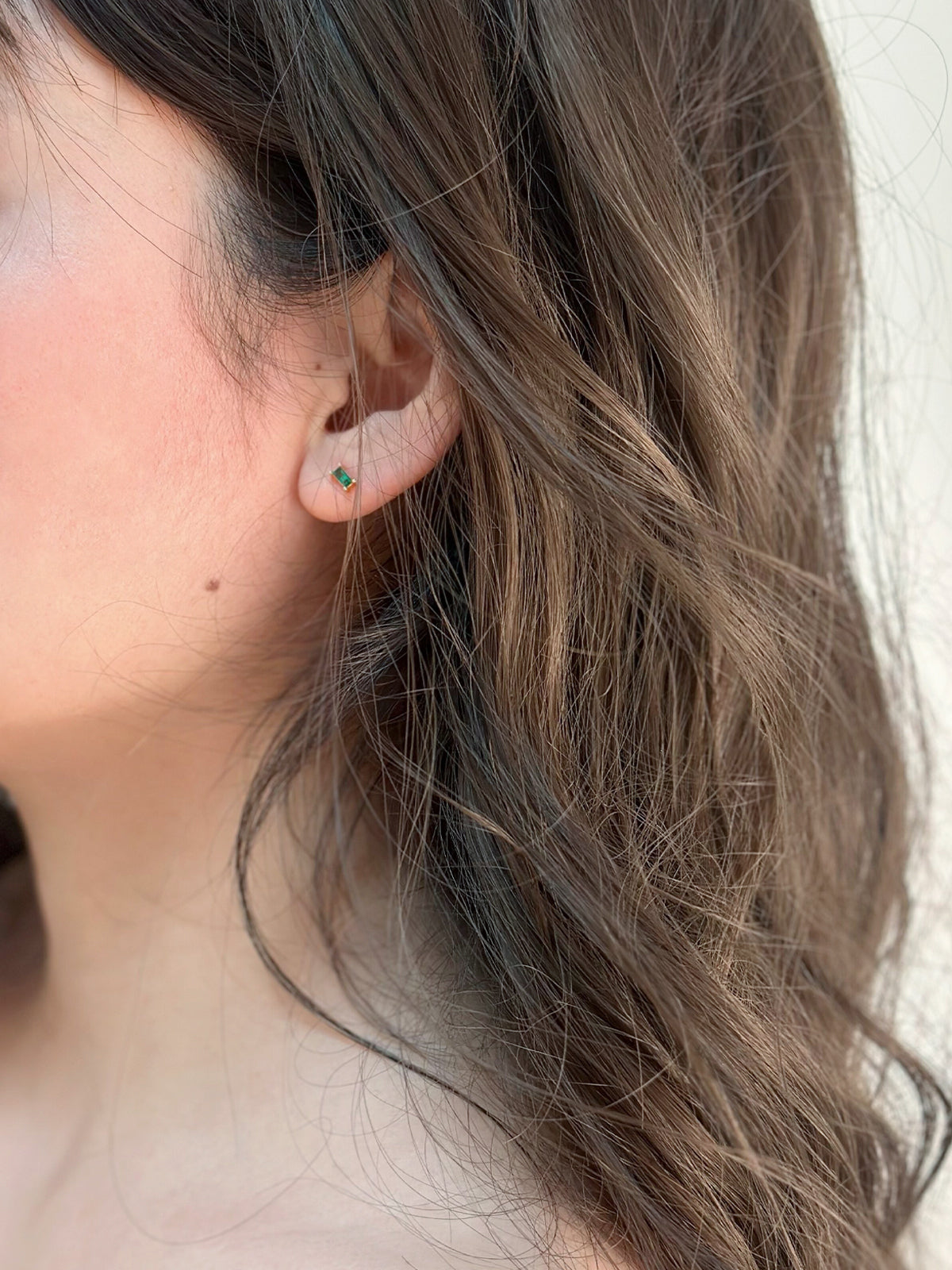 JUDY Girl-Lush Green Crystal Studs