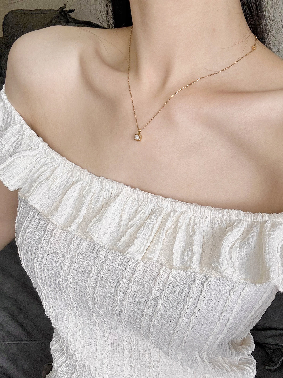 JUDY Girl-Luminous Pearl Bezel Necklace
