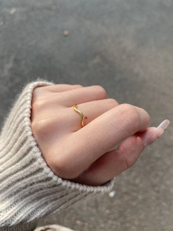 Fluid Contour Ring