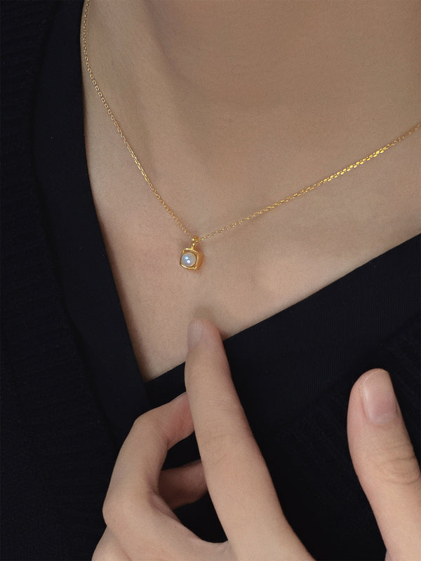 Luminous Pearl Bezel Necklace