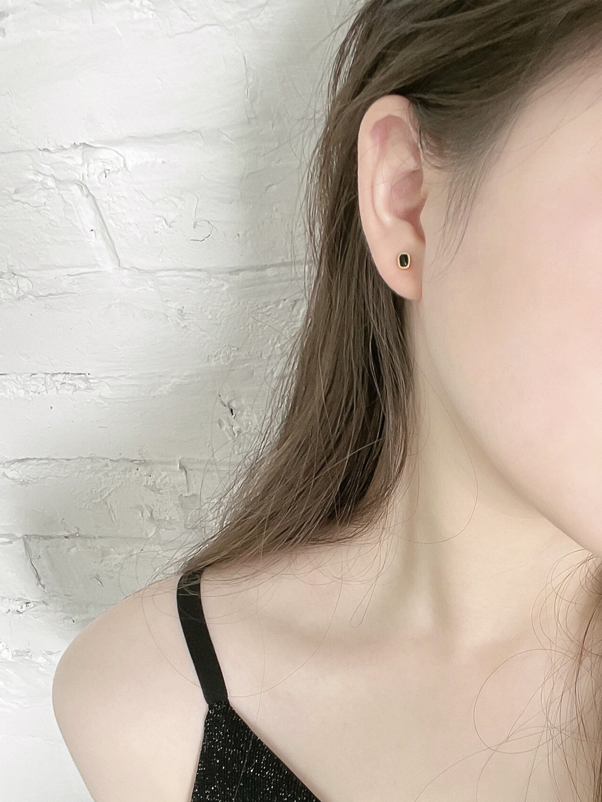 JUDY Girl-Noir Onyx Stud Earrings 2