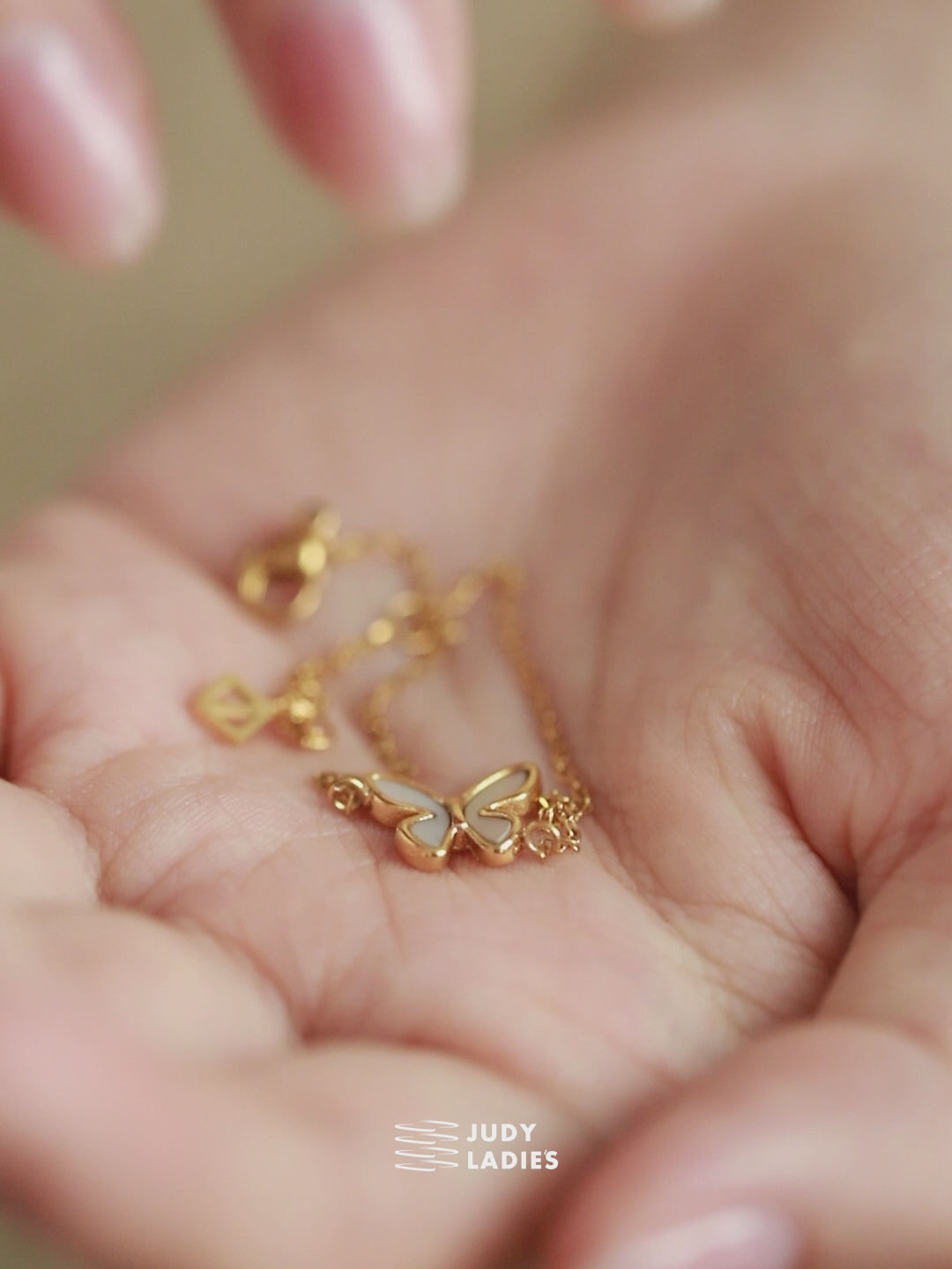 JUDY Official Content-Pearlescent Butterfly Charm Bracelet
