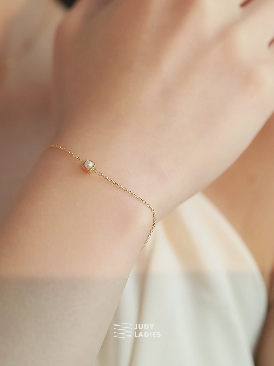 JUDY Official Content-Luminous Pearl Bracelet