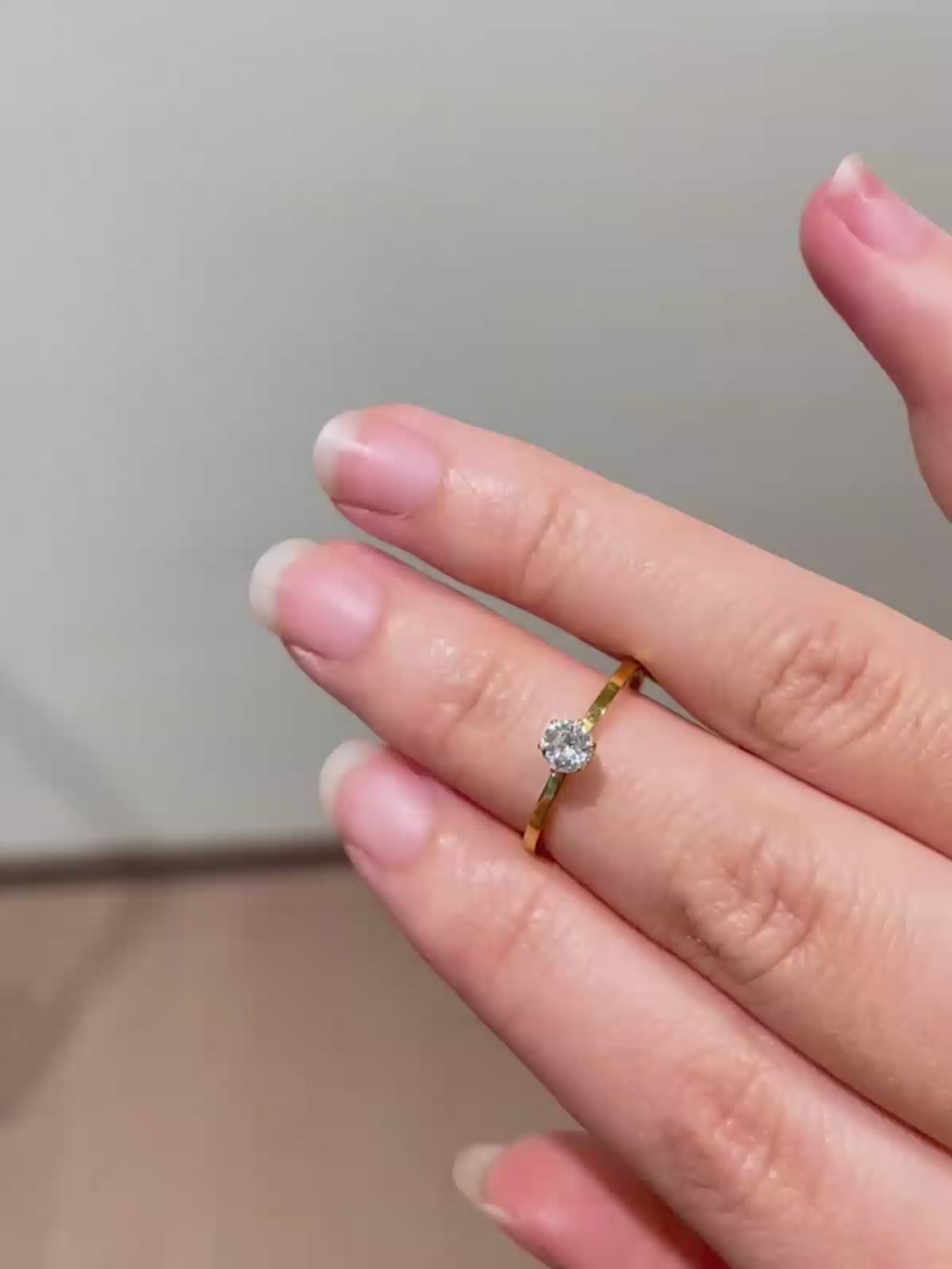 JUDY Girl-Classic CZ Solitaire Ring 2